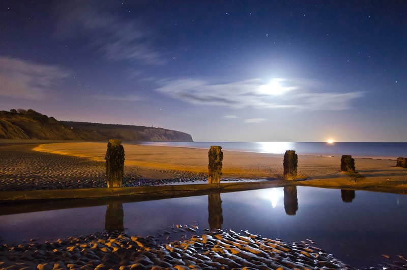 z2304 Midnight Moonrise over Culver Sandown Bay - Sandown, Shanklin, Luccombe and Wroxall