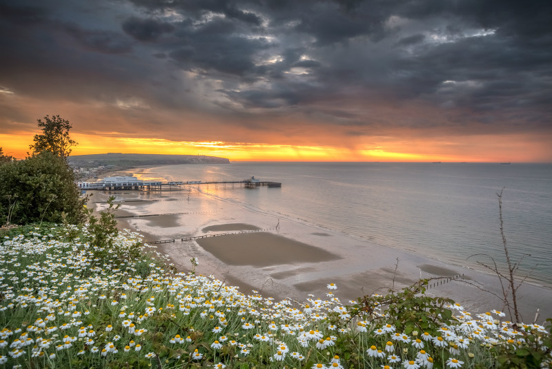 z2910 Stormy Sunrise, Sandown Bay - Sandown, Shanklin, Luccombe and Wroxall