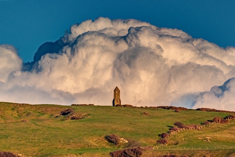 z4022 Evening Cloud Mountains over St Catherine's Oratory - Ventnor to St Catherine's inc Bonchurch, Whitwell & the Undercliff