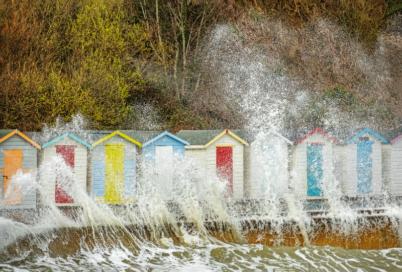 z3592 Beach Huts and Spray, Shanklin - Sandown, Shanklin, Luccombe and Wroxall