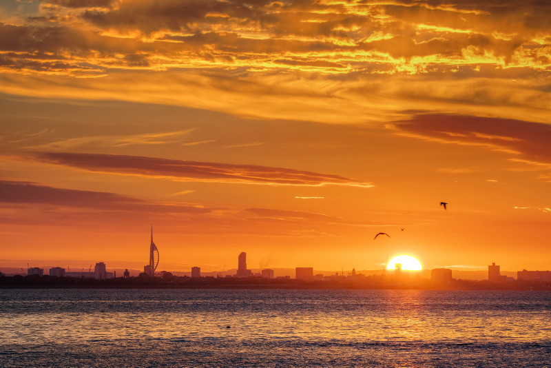 z3074 Sunrise over Portsmouth and the Solent - East Cowes to Ryde inc Haventstreet, Ashey, Wooton & Binstead
