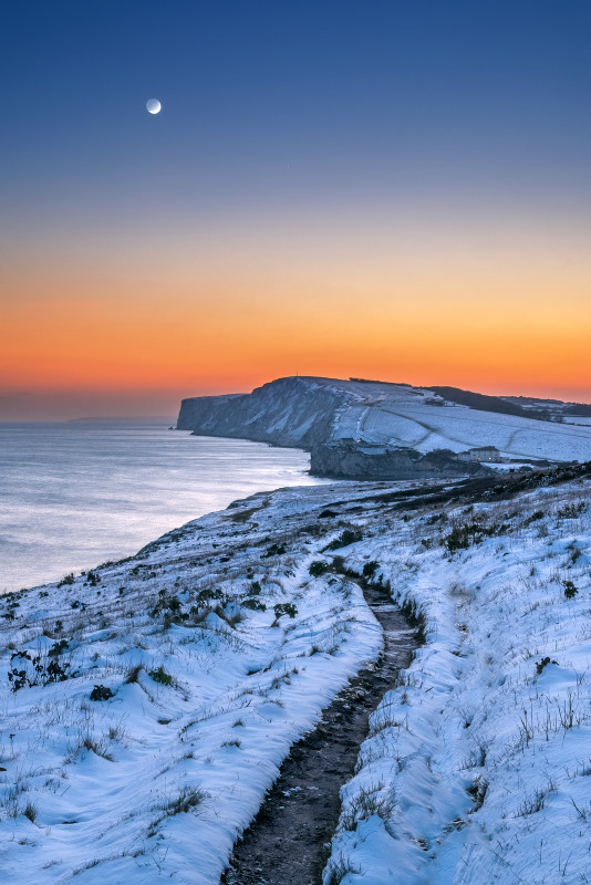z3177 Crescent Moon over the Snow Freshwater Bay - Freshwater Bay to Colwell Bay inc the Needles