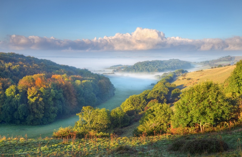 z2532 Morning Mist over Knighton Valley - The Inner Island inc Newport & Godshill