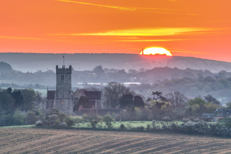 z3350 Sunrise over Godshill and Culver - The Inner Island inc Newport & Godshill