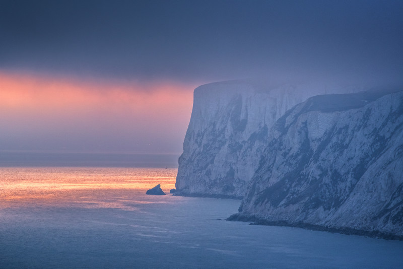 z3023 A Break in the Storm, Tennyson Down - Freshwater Bay to Colwell Bay inc the Needles