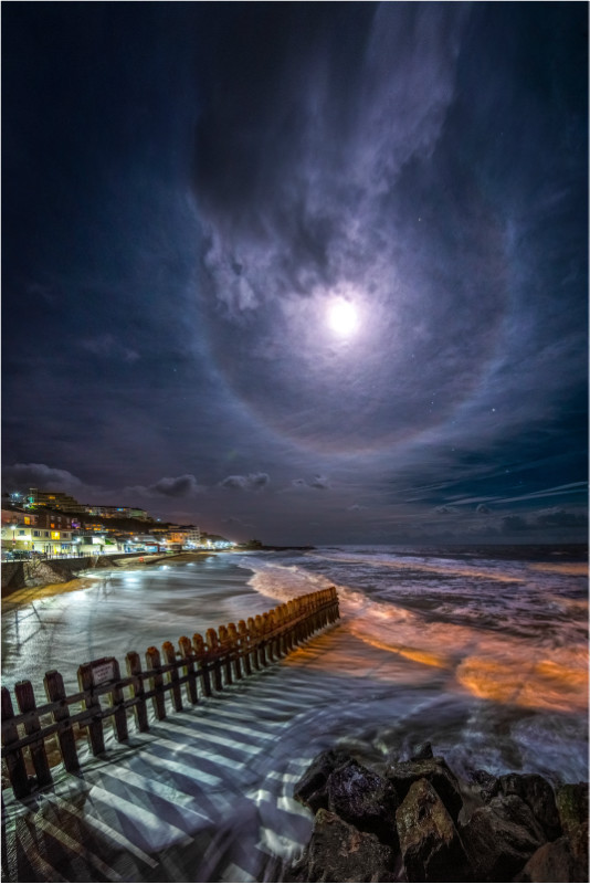 z2845 Winter Halo, Ventnor Beach - Ventnor to St Catherine's inc Bonchurch, Whitwell & the Undercliff