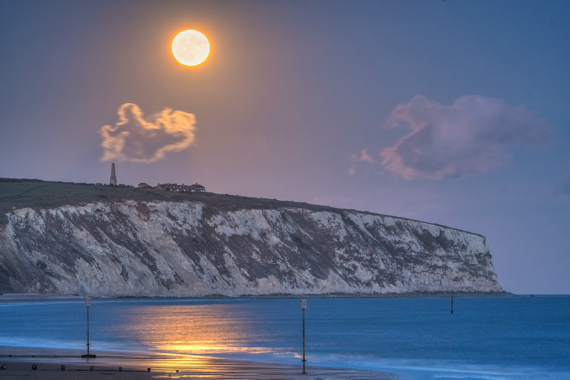 z3247 Moonrise over Culver - Sandown, Shanklin, Luccombe and Wroxall