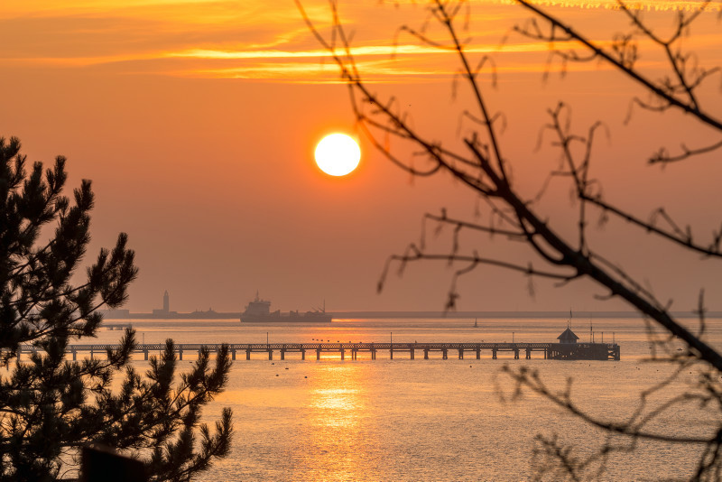 z3039 Sunset over Yarmouth Pier - Yarmouth to West Cowes inc Newtown