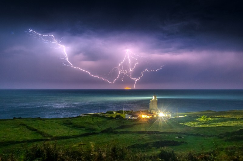 z3920 Approaching Storm, St Catherine's Lighthouse - The