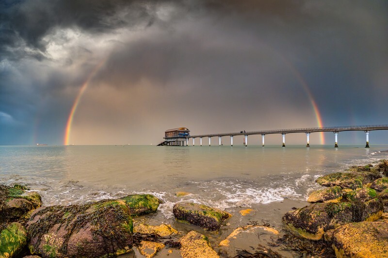 z4441 Evening Showers Bembridge - Latest images