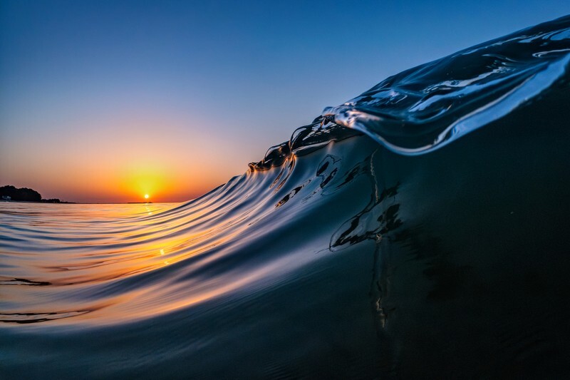 z4454 Evening Wavelets Appley Beach - Latest images