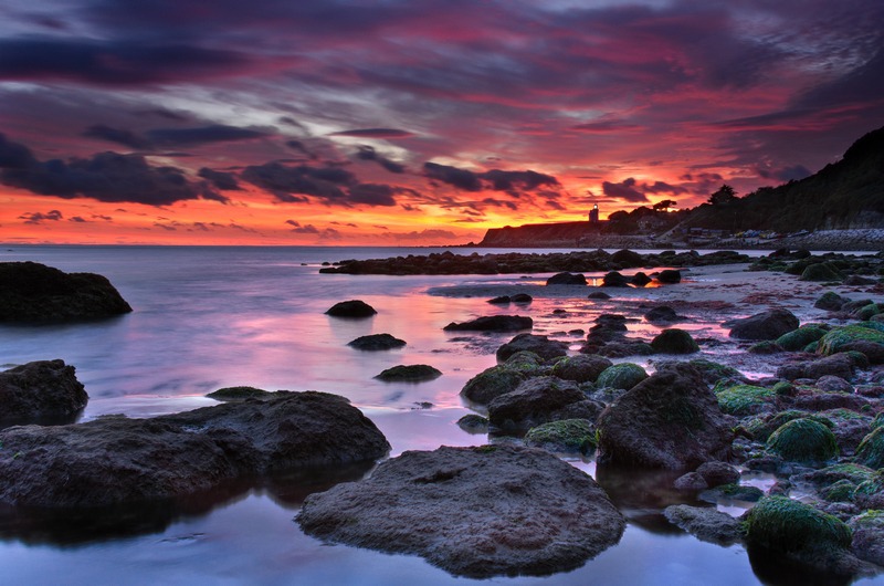 z2277 Castlehaven and St Catherines Lighthouse at Dusk - Ventnor to St Catherine's inc Bonchurch, Whitwell & the Undercliff