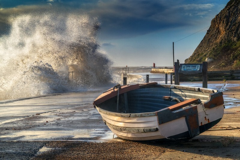 z3560 Stormy Seas, Bonchurch Beach - Ventnor to St Catherine's inc Bonchurch, Whitwell & the Undercliff