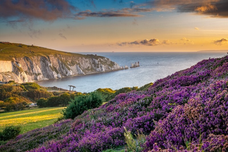 z3924 A Late Summer Evening, The Needles - Freshwater Bay to Colwell Bay inc the Needles