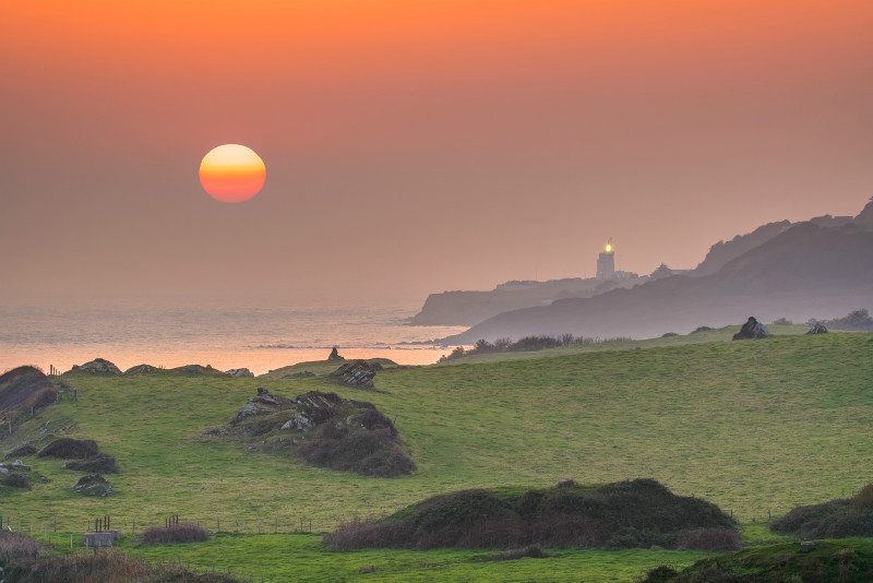 z3124 Hazy Sunset IOW South Coast - Ventnor to St Catherine's inc Bonchurch, Whitwell & the Undercliff