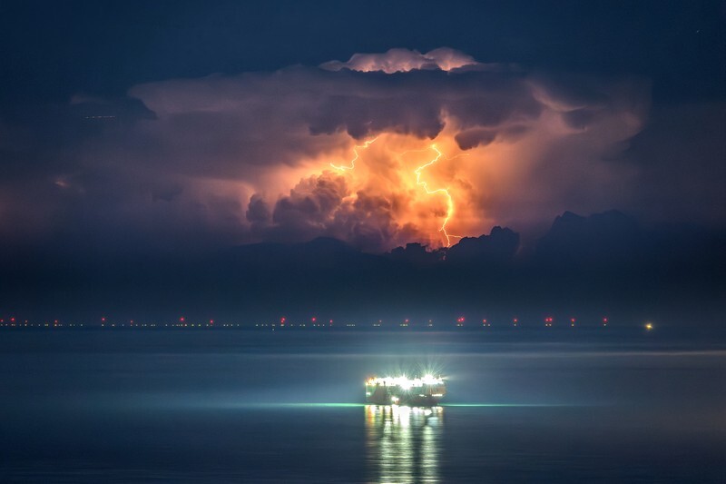 z4450 Midnight Storm over France from Luccombe - Latest Photorealism images