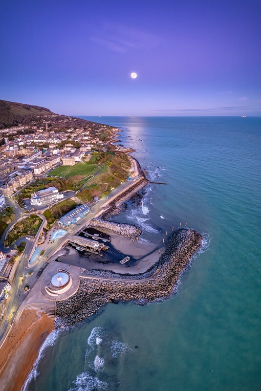 z4125 Moonrise over Ventnor beach - Ventnor to St Catherine's inc Bonchurch, Whitwell & the Undercliff