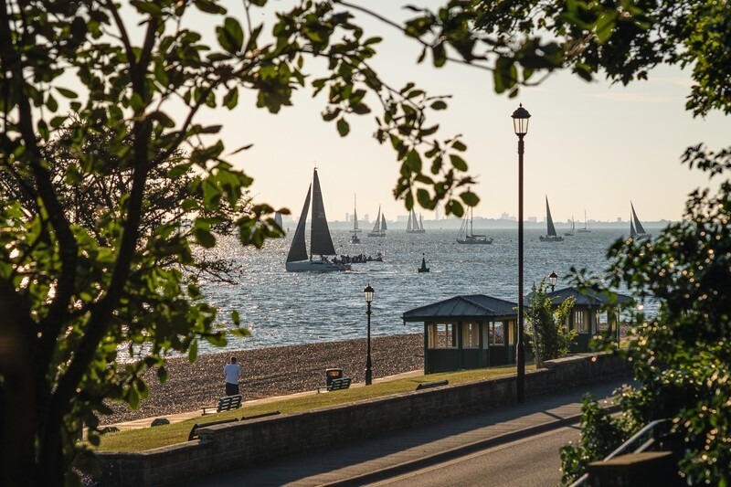 z4456 Round the Island Race Cowes - Latest images