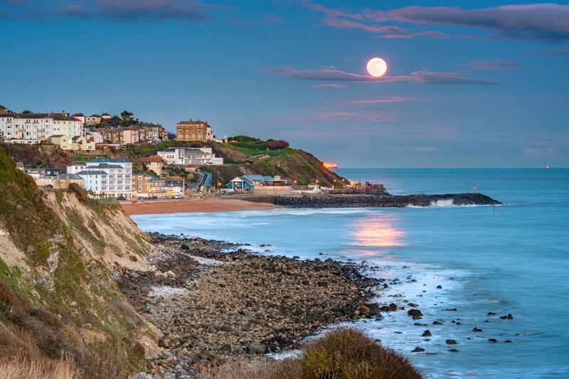 z4408 Moonrise over Ventnor - Latest images