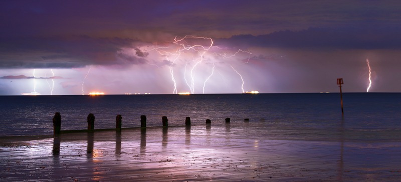 z2420p Channel Storm Sandown Bay - The