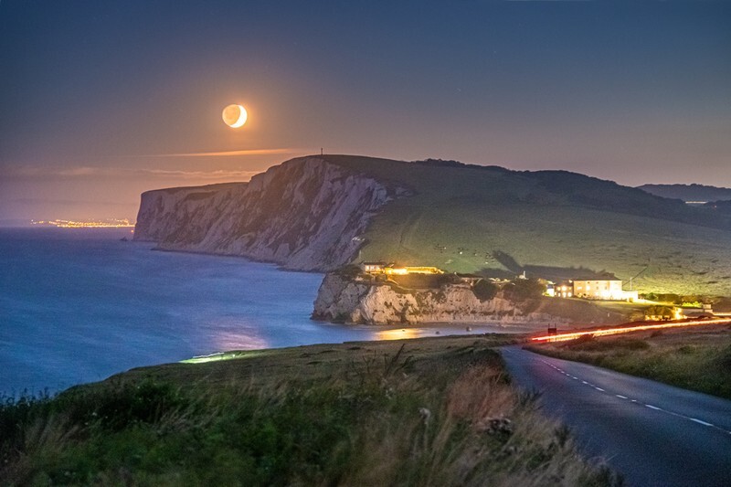 z3930 The Setting Moon over Freshwater Bay and Tennyson Down - Freshwater Bay to Colwell Bay inc the Needles