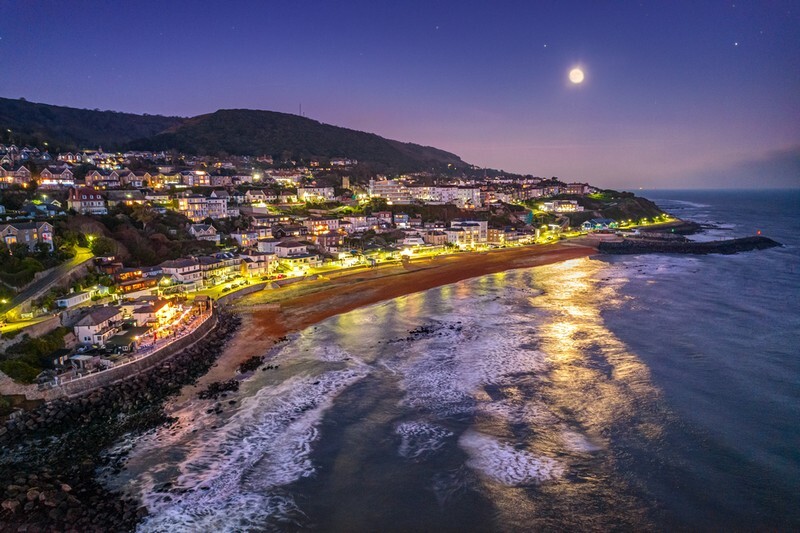 z3971 Overlooking Ventnor at Dusk - Ventnor to St Catherine's inc Bonchurch, Whitwell & the Undercliff