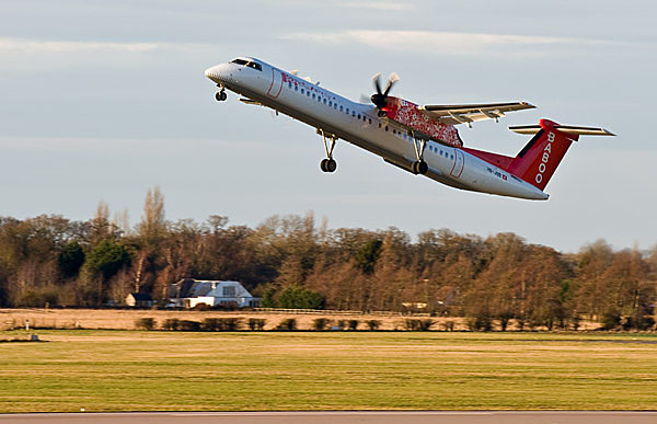 Dash 8  Q400 - Aviation