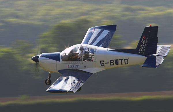 Zlin z242 - Aviation
