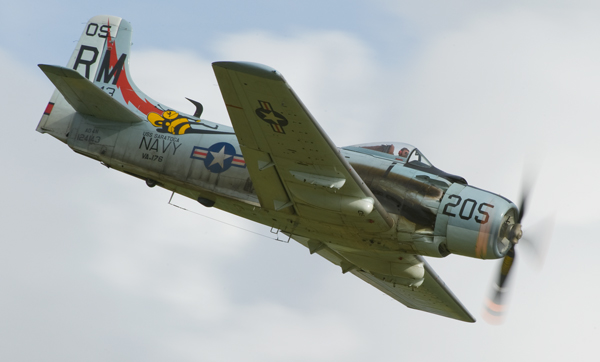 Douglas Skyraider - Aviation