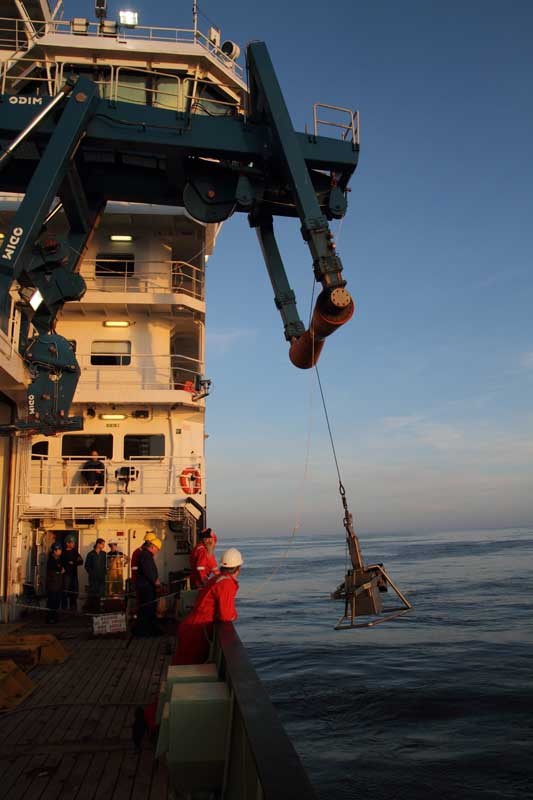 HSC020: Box core recovery - Marine Science and Conservation
