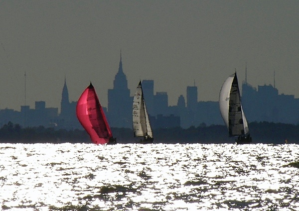 Sailling, Manhattan Skyline - New York