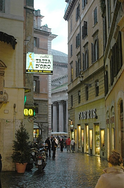 Pantheon - View from side street - Tradition - Ancient Roman - Rome - S. Maria d. Martyri (Panteon)