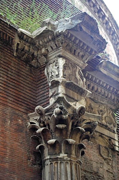 Pantheon - Original column - Tradition - Ancient Roman - Rome - S. Maria d. Martyri (Panteon)