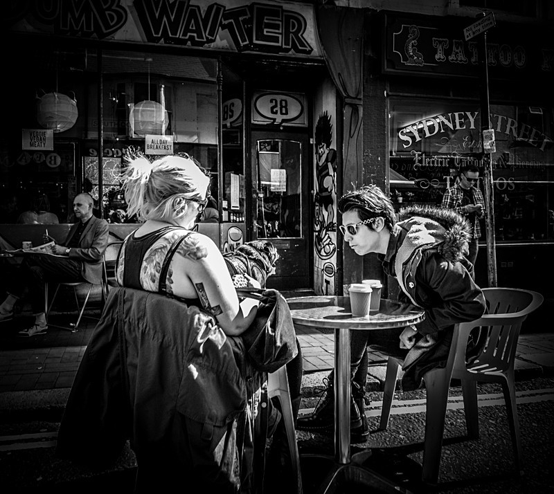Give us a Kiss! - Street
