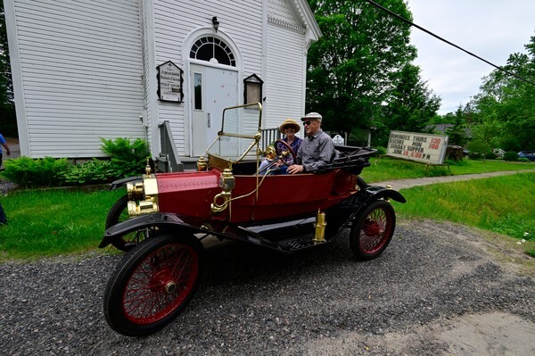 HorseCarr26-75 - HorselessCarriage26