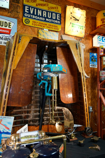 _DUV4239 - Outboards