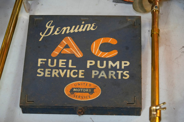 _DUV4283 - Signs and Logos