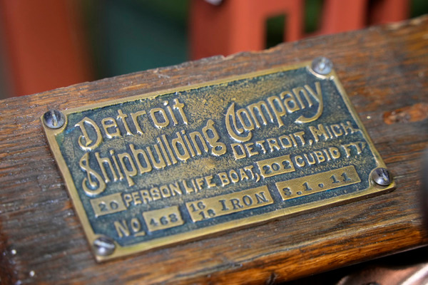 _DUV4366 - Signs and Logos