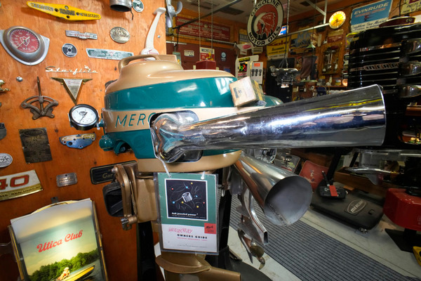 _DUV4231 - Outboards
