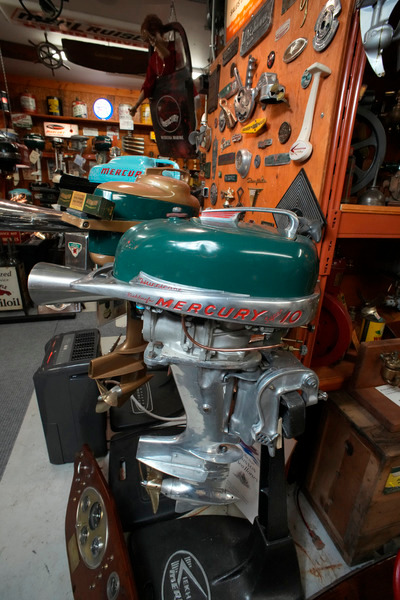 _DUV4230 - Outboards