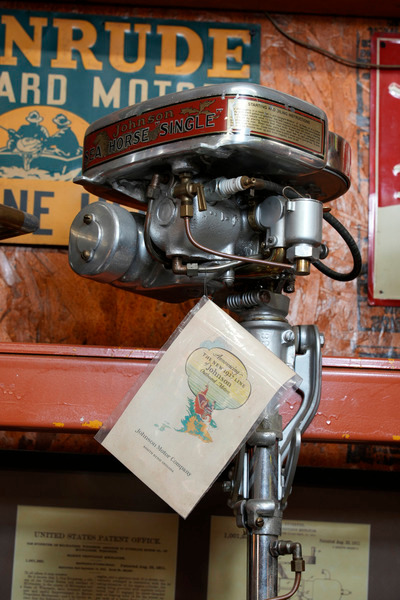 _DUV4187 - Outboards