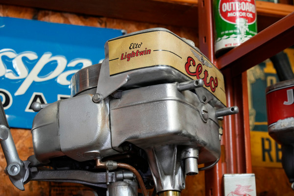 _DUV4168 - Outboards