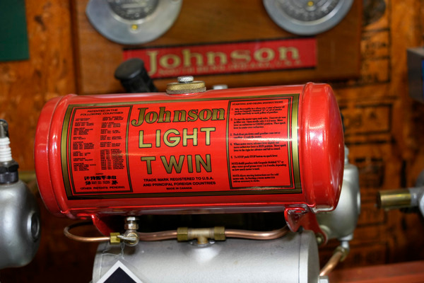 _DUV4192 - Outboards