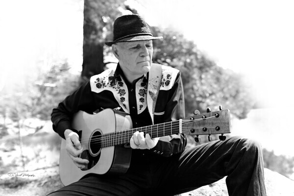 NielGuitar25-8bw - Neil Hutchinson