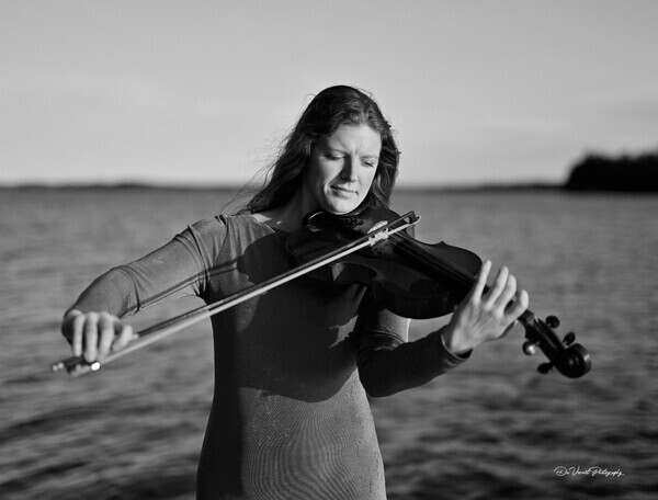 Anneke25-12bw - Anneke