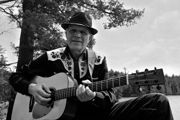 NeilGuitar25-5BW - Neil Hutchinson