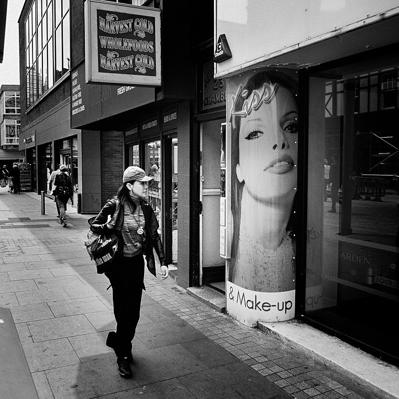 Kiss   Make-up - Street