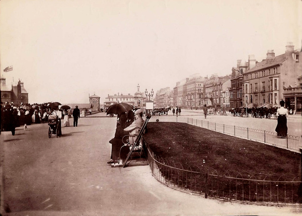 Rhyl The Esplanade 3 - Old Photos of Rhyl