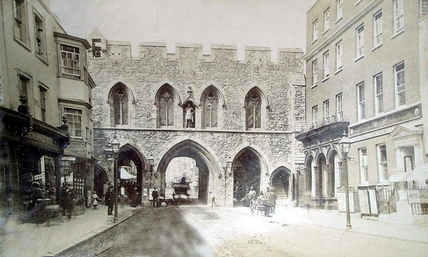 The Bargate Southampton 6 - Old Photos of Southampton