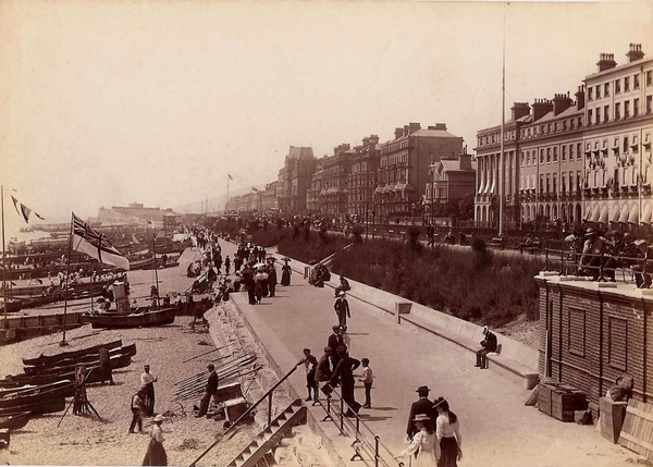 Eastbourne Sea Front 8 - Old Photos of Eastbourne